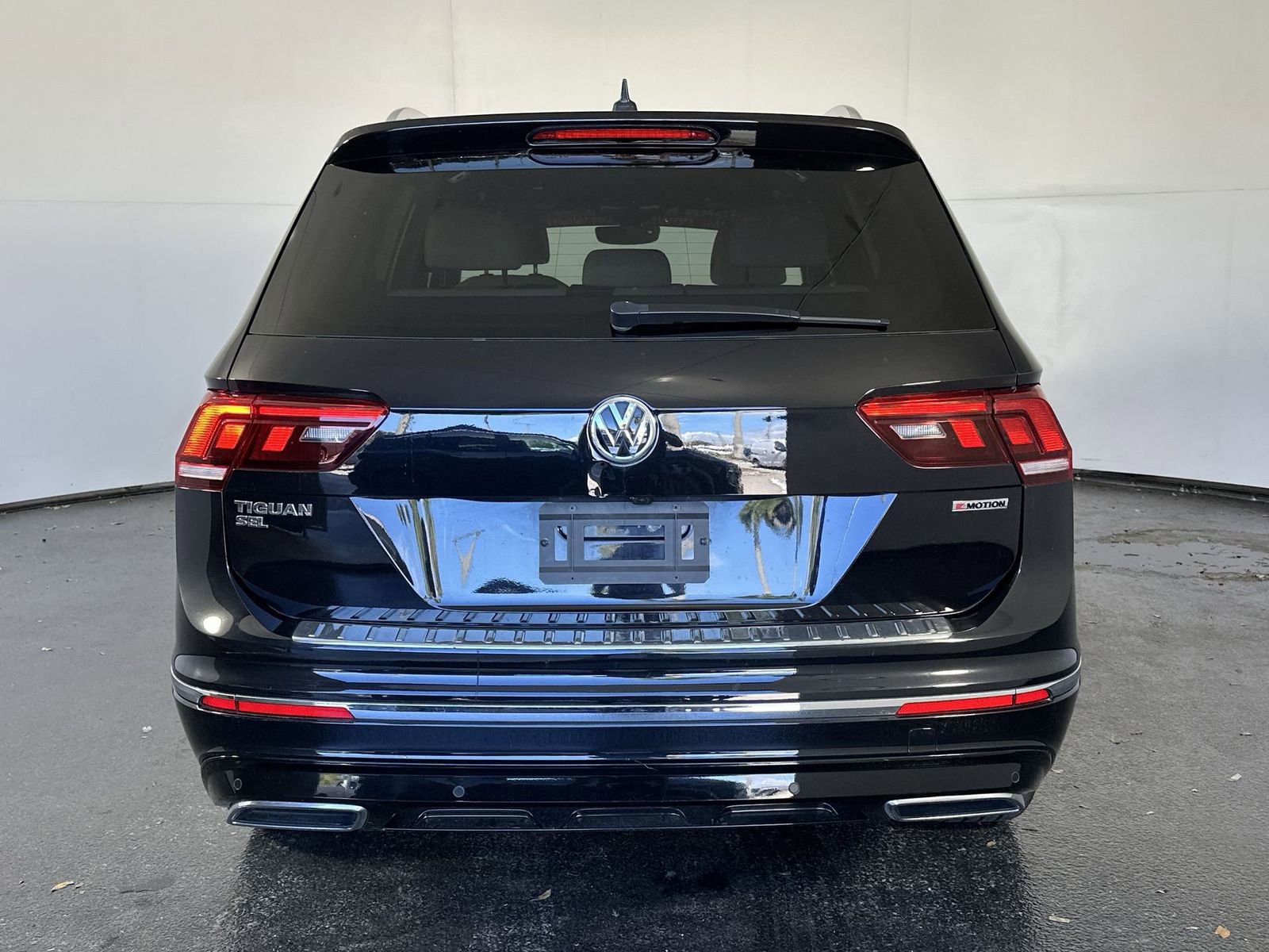 Used 2020 Volkswagen Tiguan SEL Premium R-Line image 10