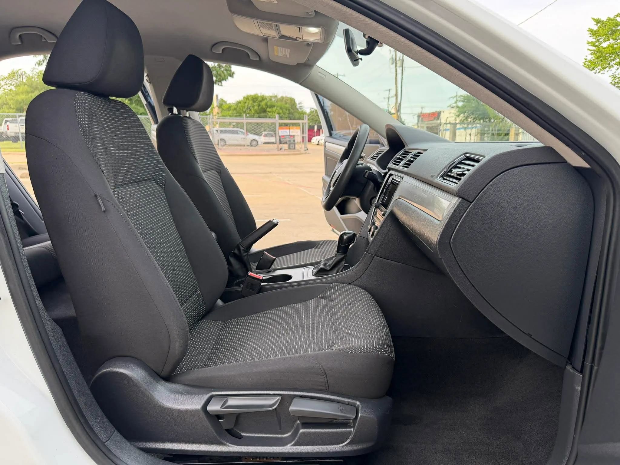 Used 2017 Volkswagen Passat 1.8T S FWD image 20