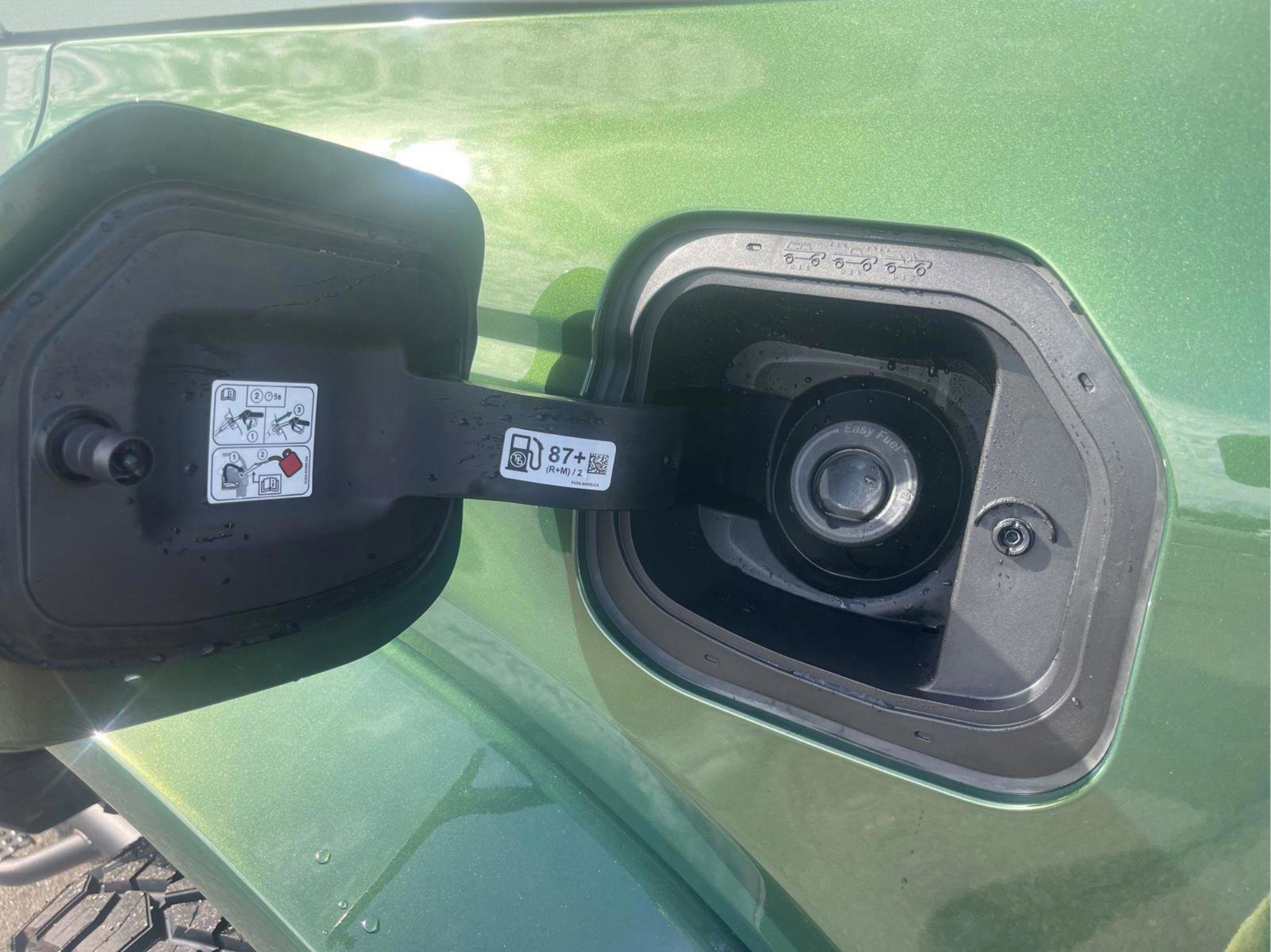 New 2024 Ford Bronco Black Diamond w/ Sasquatch Package image 11