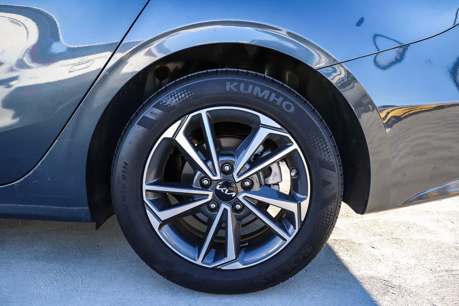 Used 2022 Kia Forte LXS image 10