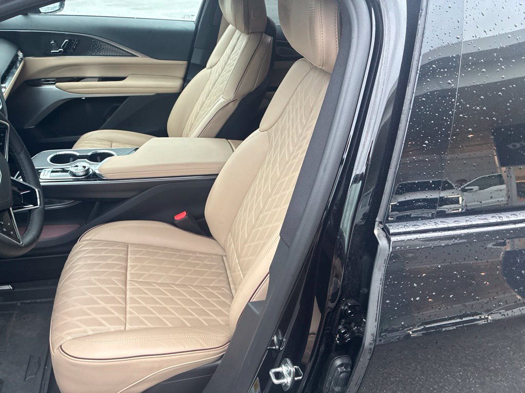 Used 2026 Cadillac Lyriq Signature Luxury w/ Nappa Leather Package AWD/4WD image 12