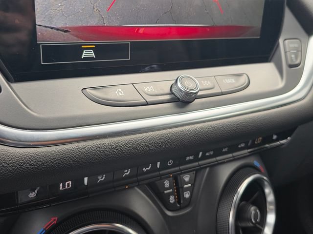 Used 2024 Chevrolet Blazer LT FWD image 27