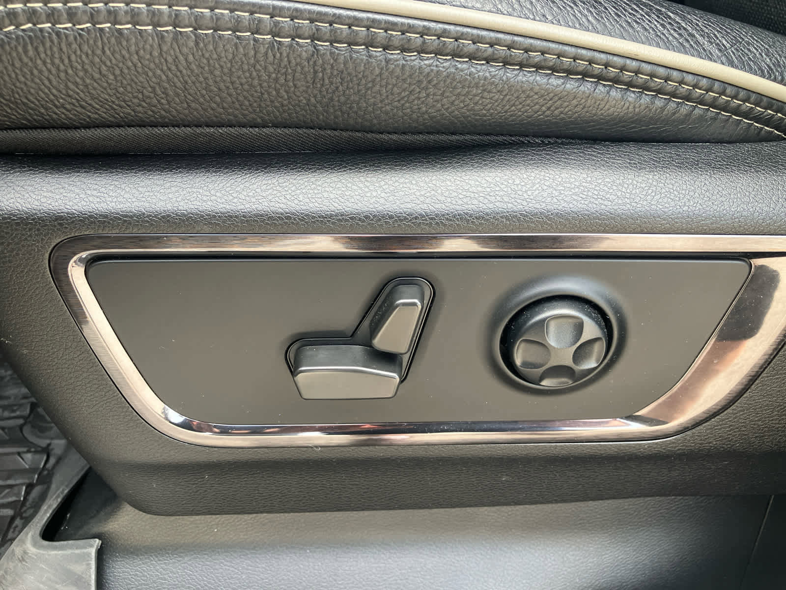Used 2022 RAM 1500 Limited AWD/4WD image 11