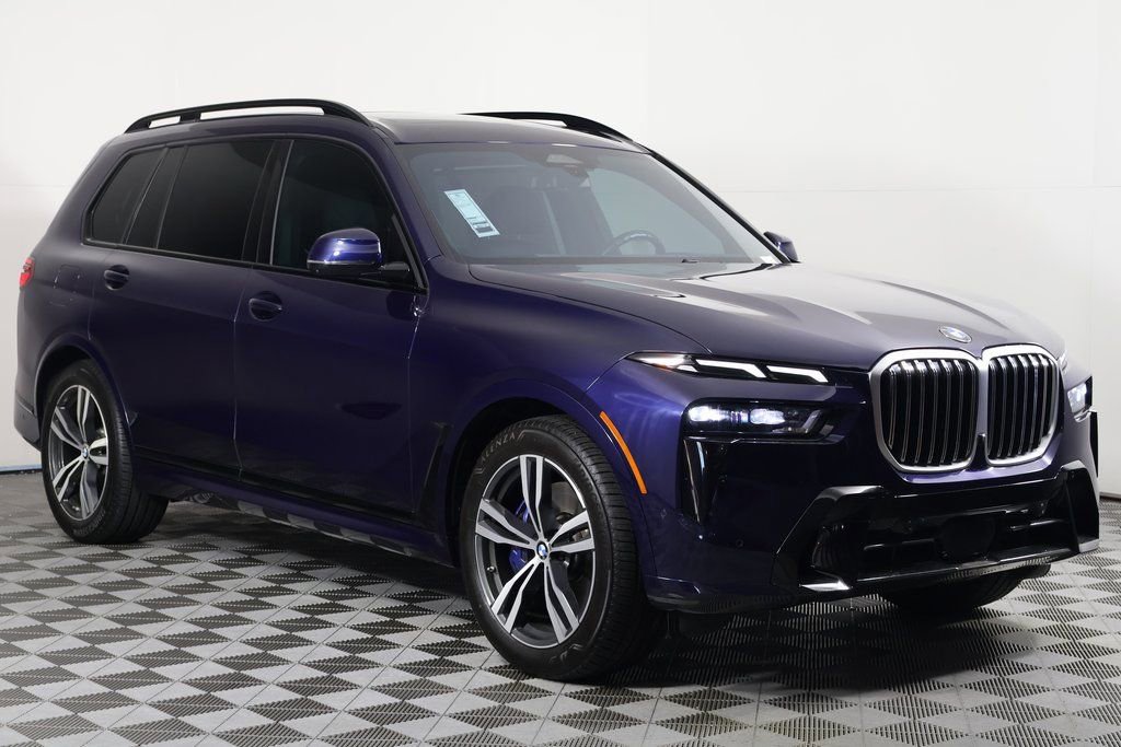 Used 2023 BMW X7 xDrive40i w/ Executive Package image 3
