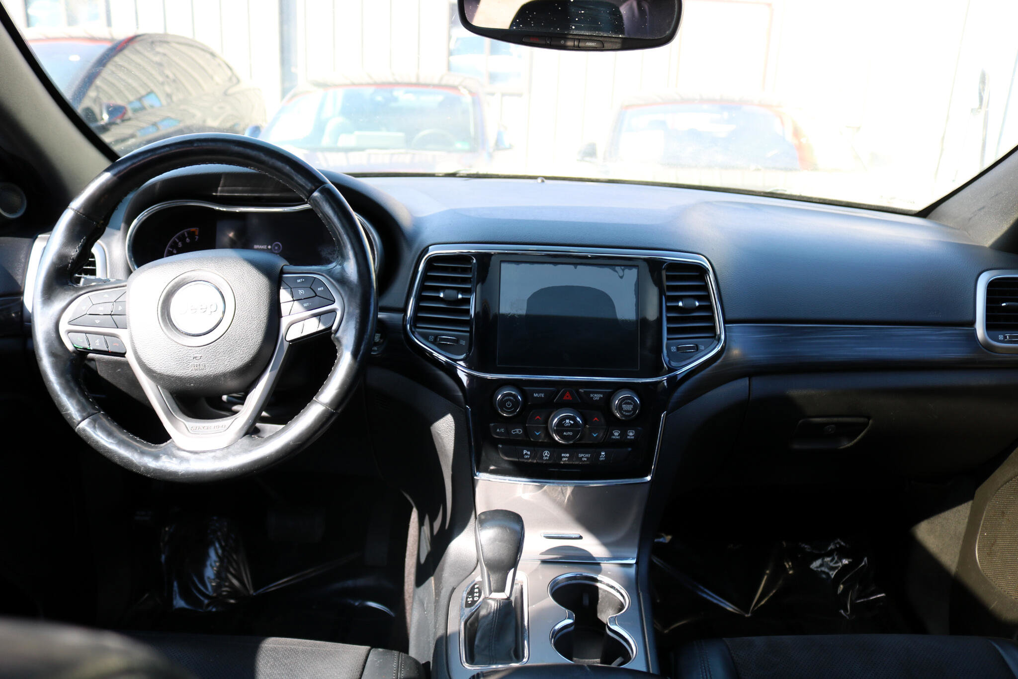 Used 2019 Jeep Grand Cherokee Altitude image 32