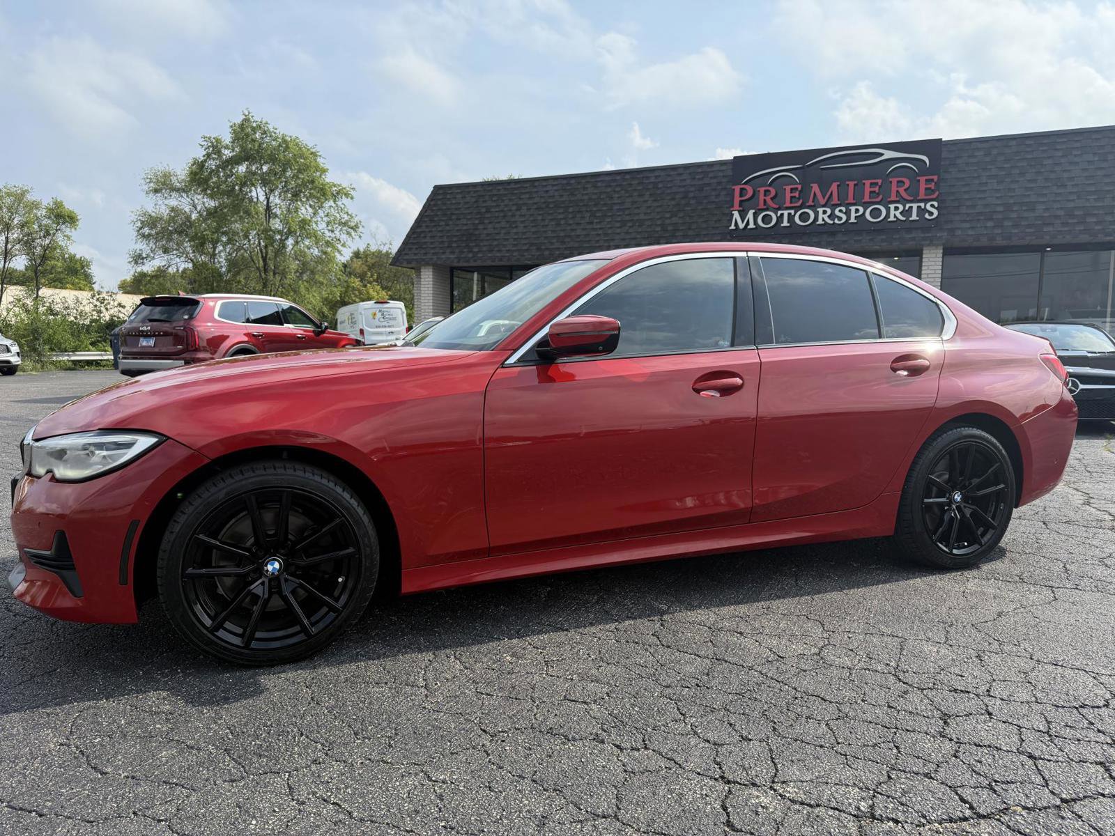 Used 2019 BMW 330i xDrive Sedan w/ Convenience Package AWD/4WD image 2