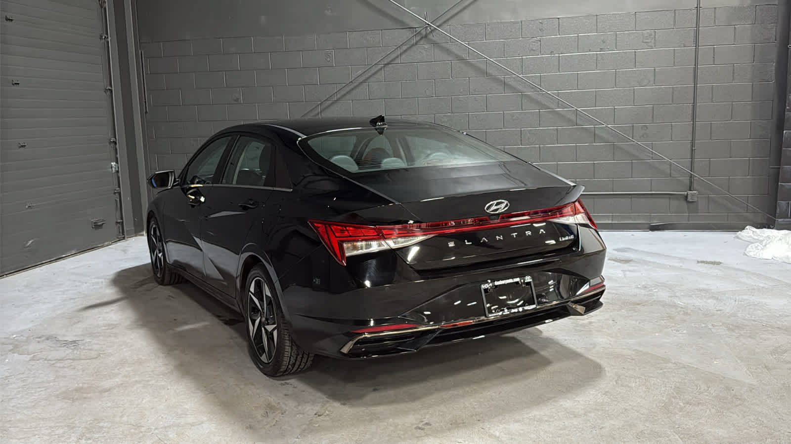 Used 2022 Hyundai Elantra Limited FWD image 6