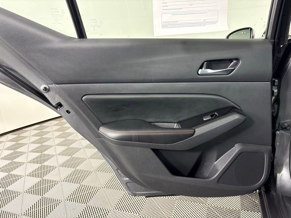 Used 2025 Nissan Altima 2.5 SR image 36