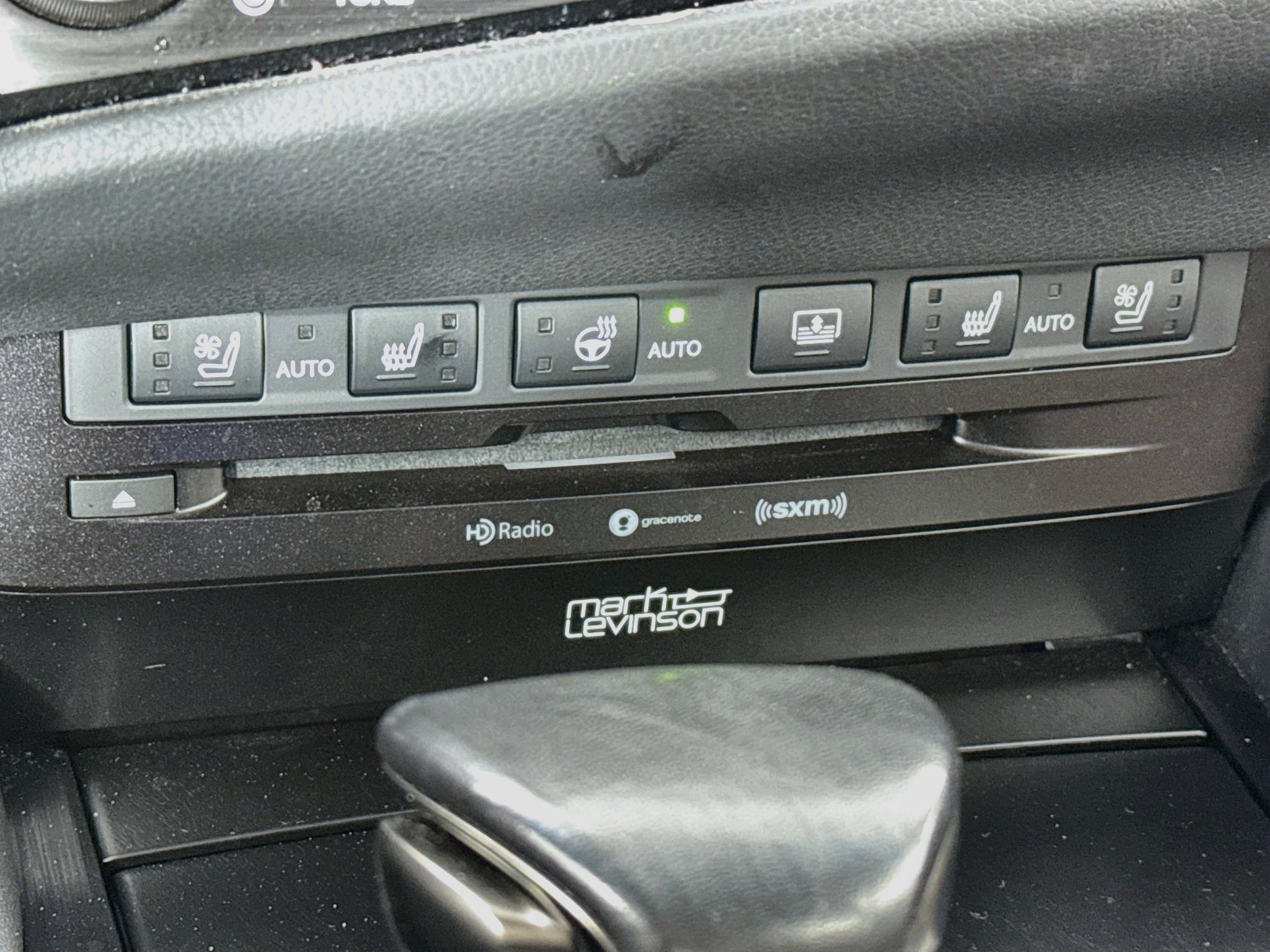 Used 2022 Lexus ES 300h w/ Accessory Package FWD image 21