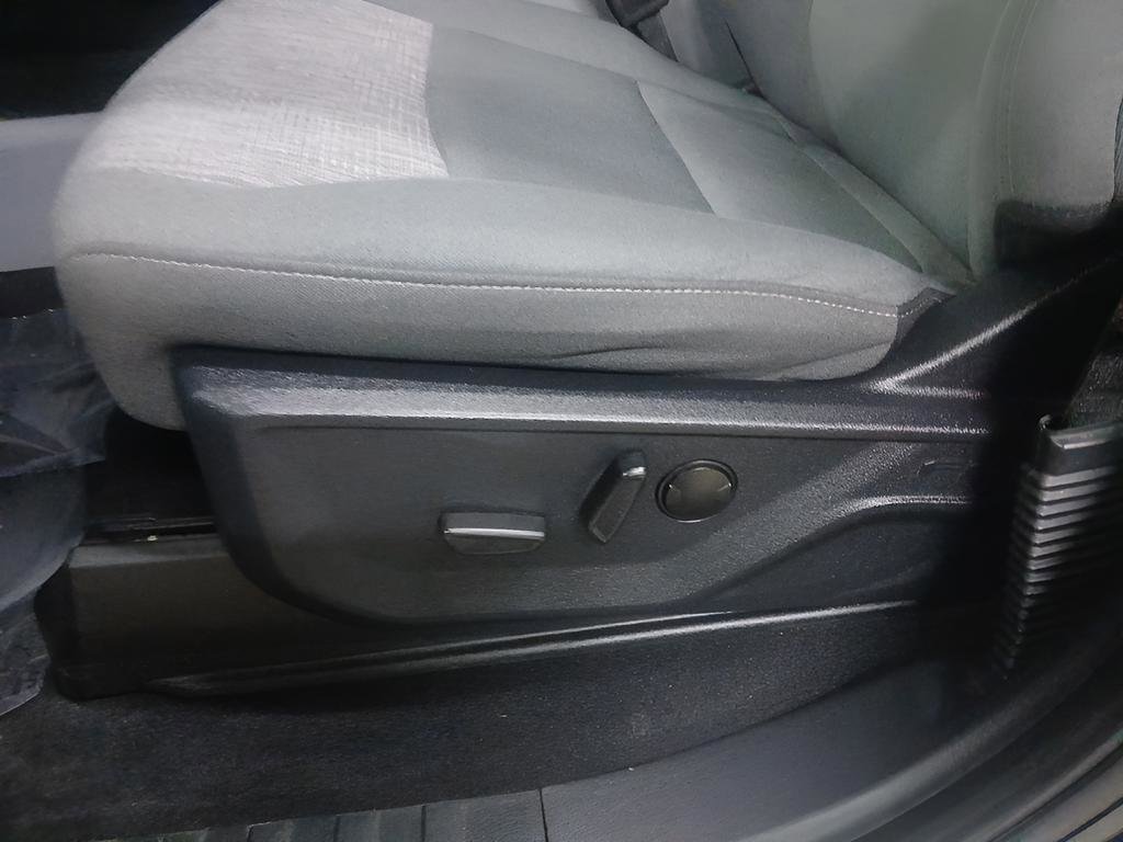 Certified 2023 Ford F150 XLT w/ Equipment Group 302A High image 23