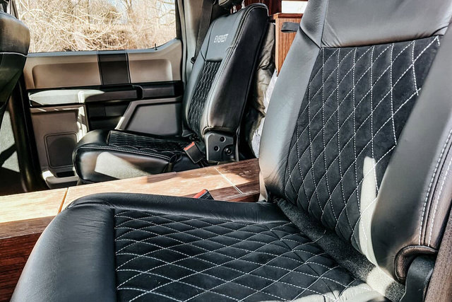 Used 2022 Ford F550 4x4 Crew Cab Super Duty w/ Power Equipment Group image 39