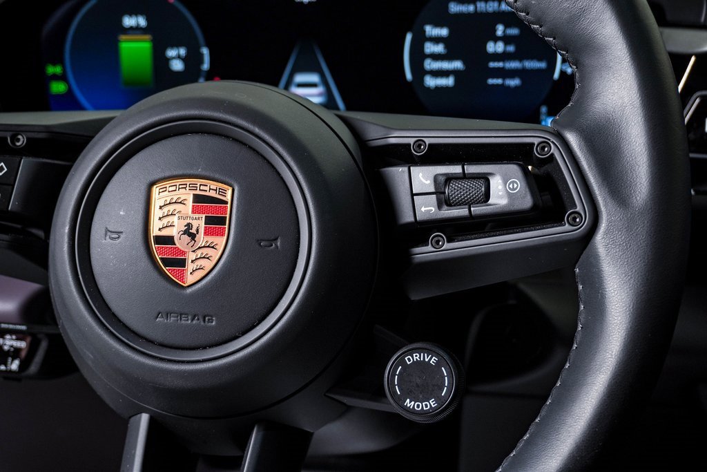 Certified 2025 Porsche Macan 4S Electric image 19