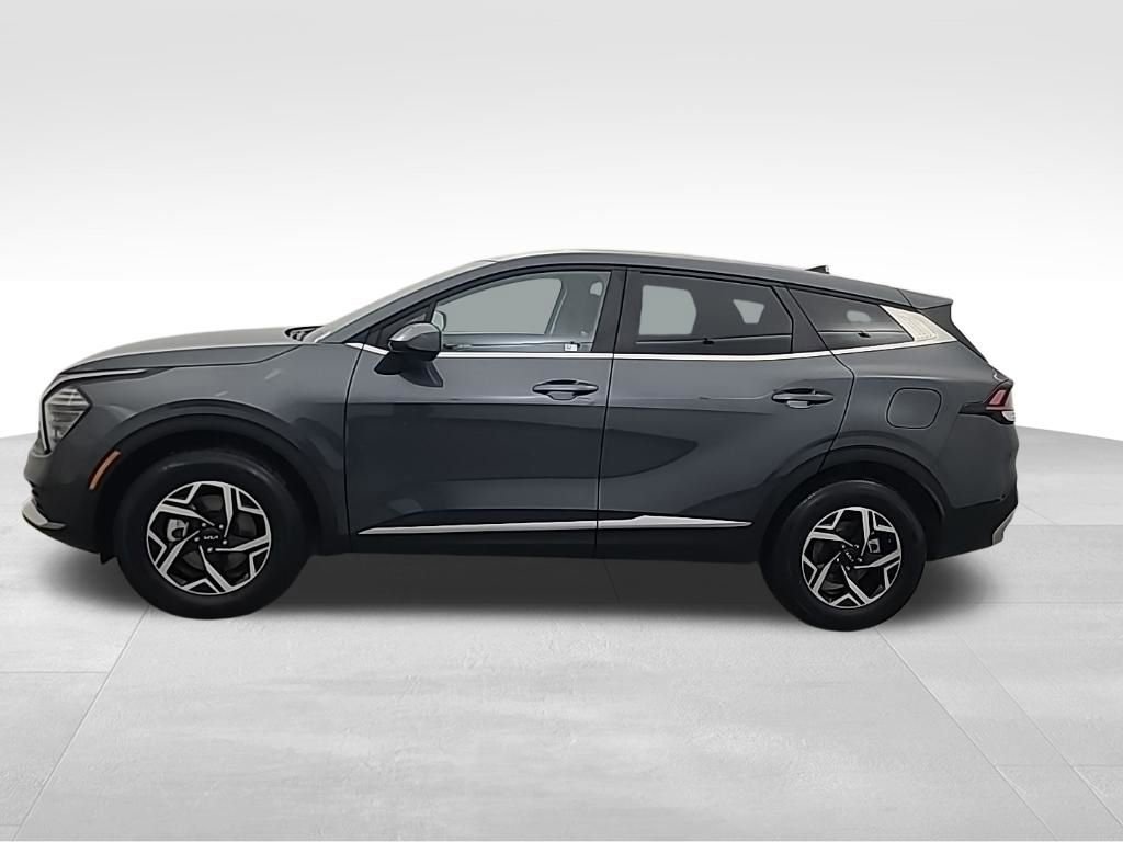 Used 2025 Kia Sportage LX image 7