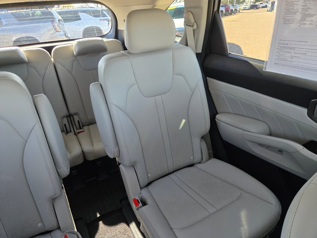 Used 2023 Kia Sorento SX image 21