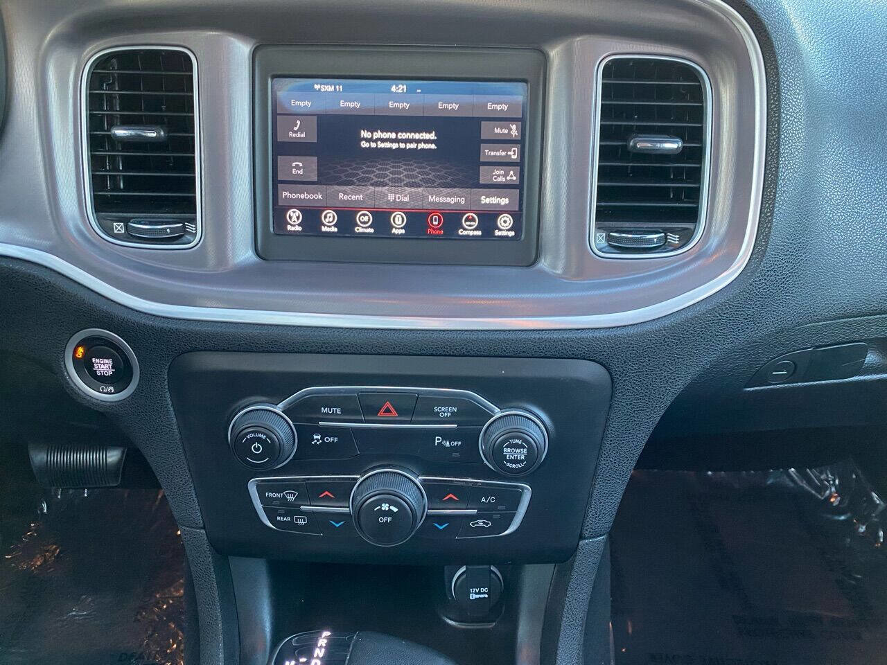 Used 2019 Dodge Charger SXT image 17