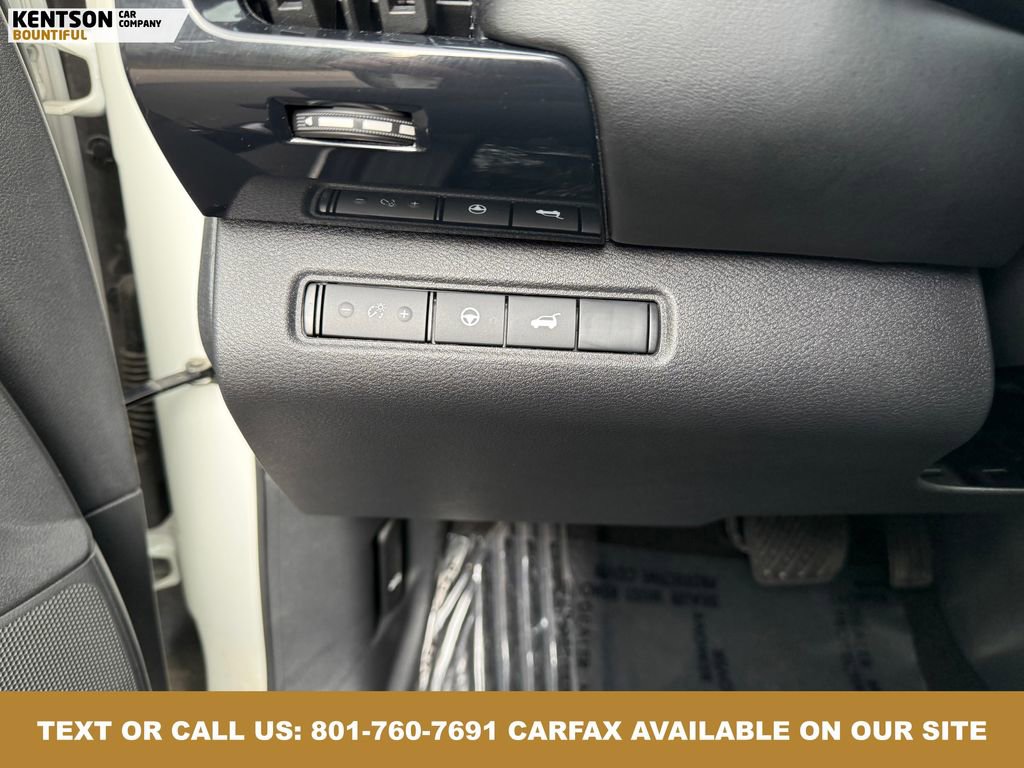 Used 2025 Nissan Pathfinder SV image 21