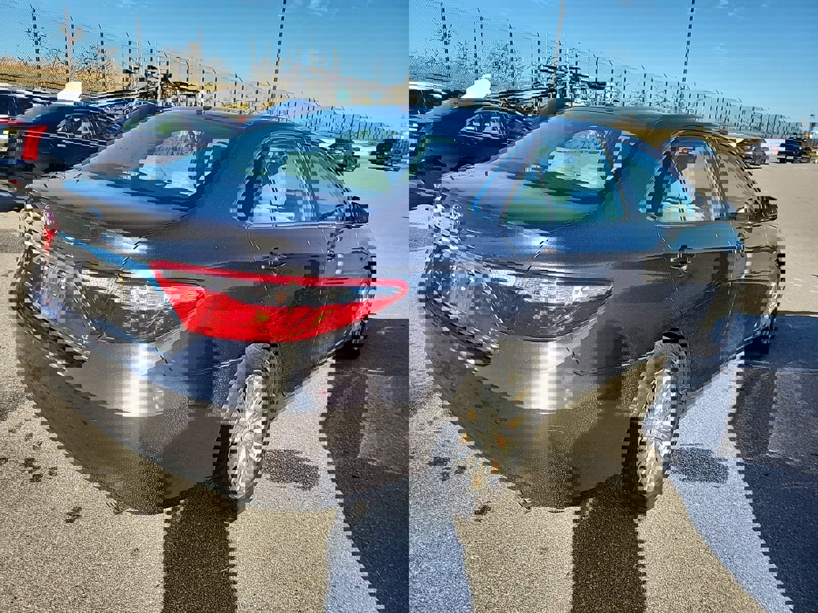 Used 2016 Toyota Camry XLE image 3