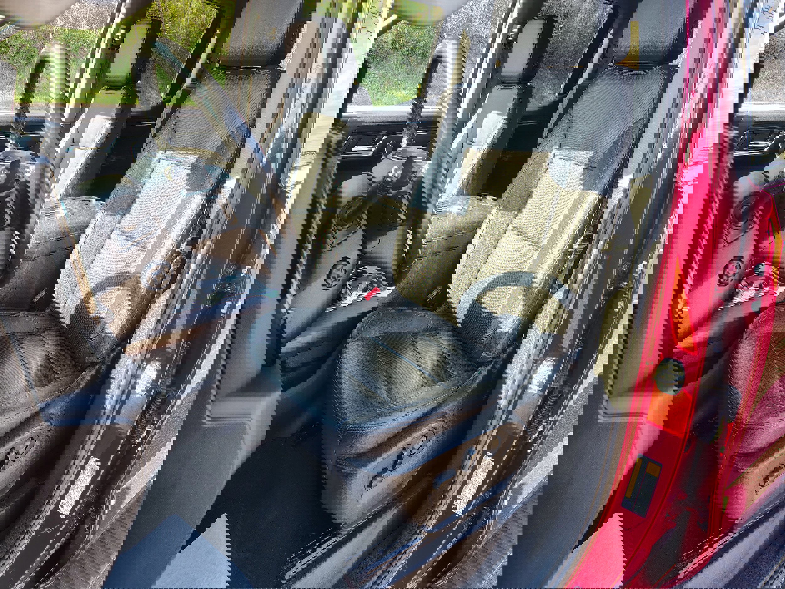 Used 2022 GMC Sierra 1500 SLT w/ SLT Convenience Package AWD/4WD image 18