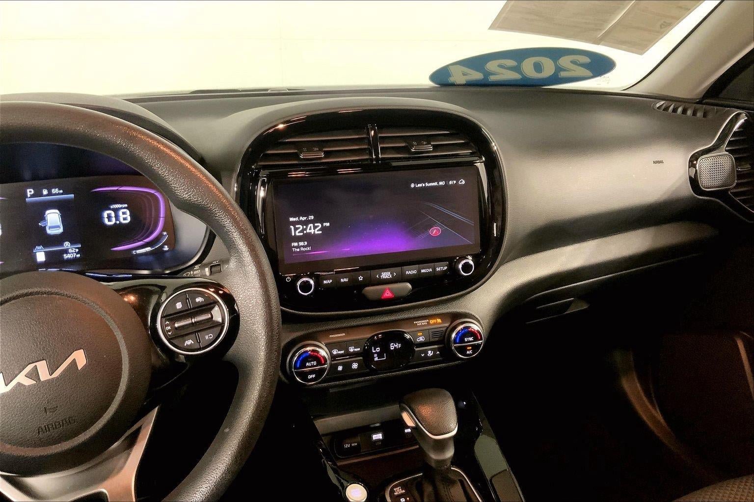 Certified 2024 Kia Soul S FWD image 6