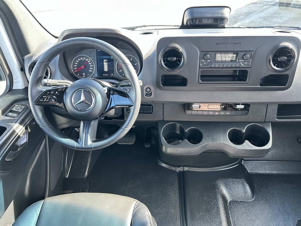 Used 2025 Mercedes-Benz Sprinter 2500 image 20