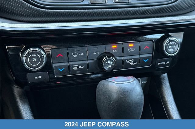 Used 2024 Jeep Compass Trailhawk AWD/4WD image 22