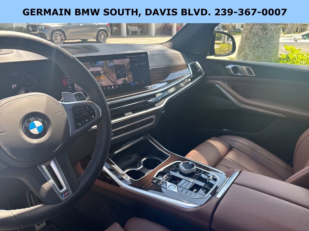 Used 2025 BMW X7 M60i image 50