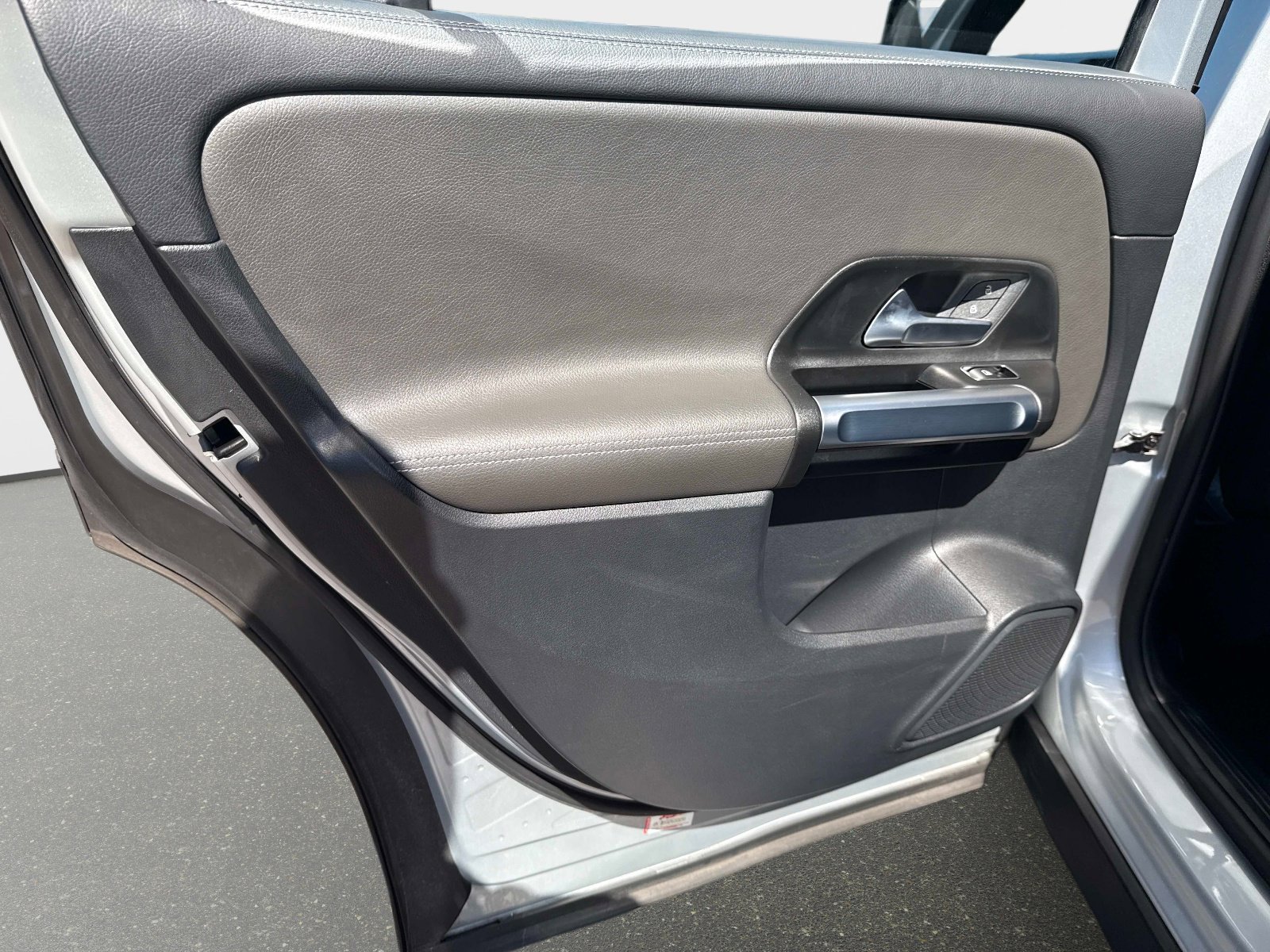 Certified 2022 Mercedes-Benz GLB 35 AMG 4MATIC image 12