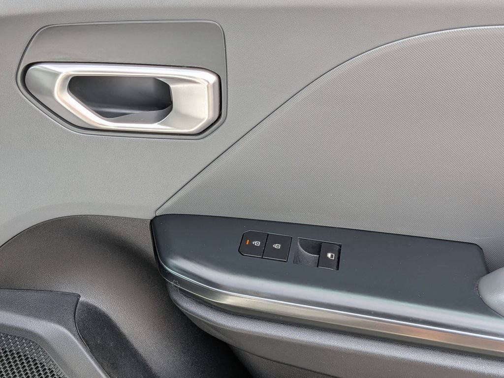 Used 2025 Kia K4 FWD image 33