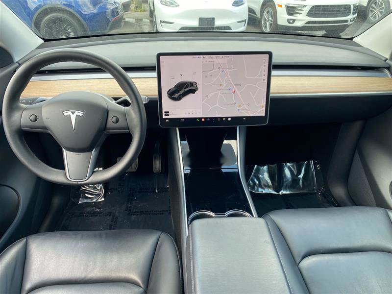 Used 2025 Tesla Model Y Long Range image 11