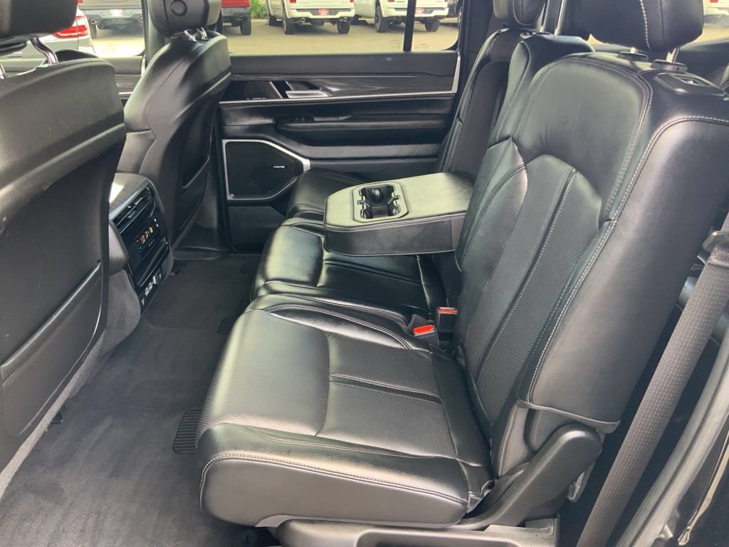 Certified 2022 Jeep Wagoneer Series II AWD/4WD image 18