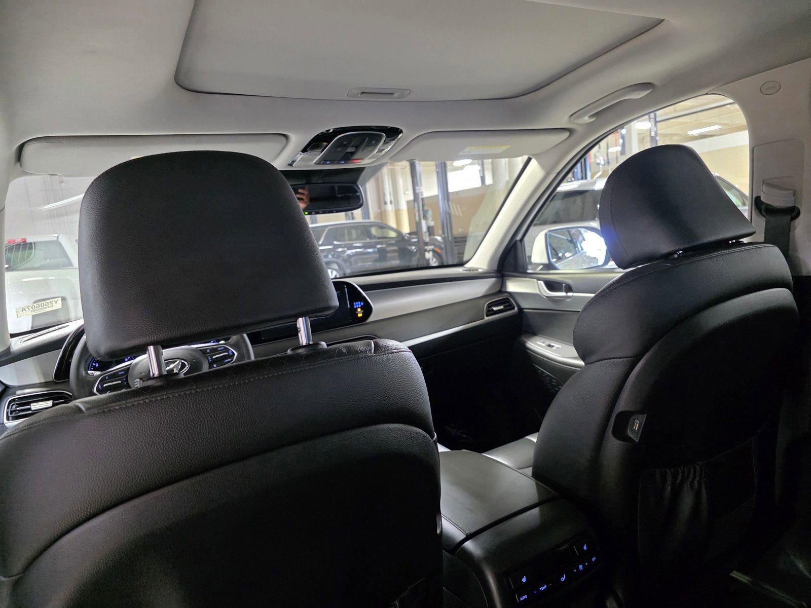 Used 2022 Hyundai Palisade SEL w/ 8P Bench Seat Package FWD image 16