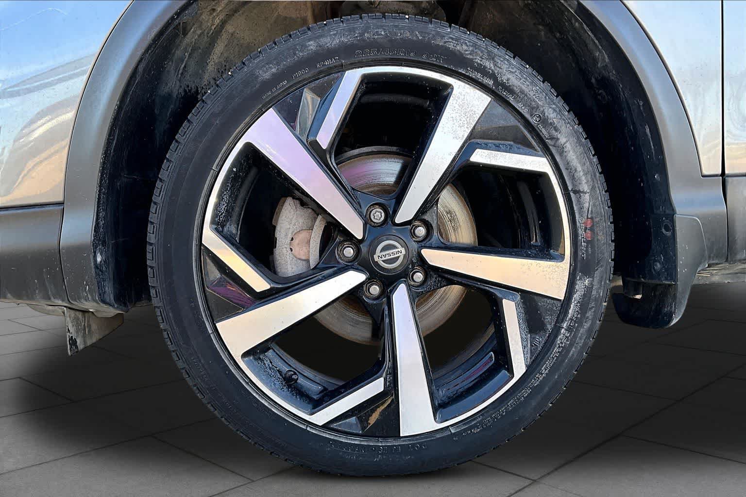 Used 2022 Nissan Rogue Sport SL AWD/4WD image 11