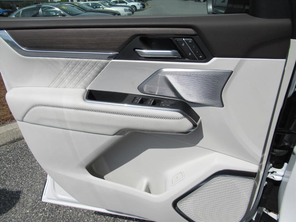 Used 2025 GMC Acadia Denali w/ Super Cruise Package image 20