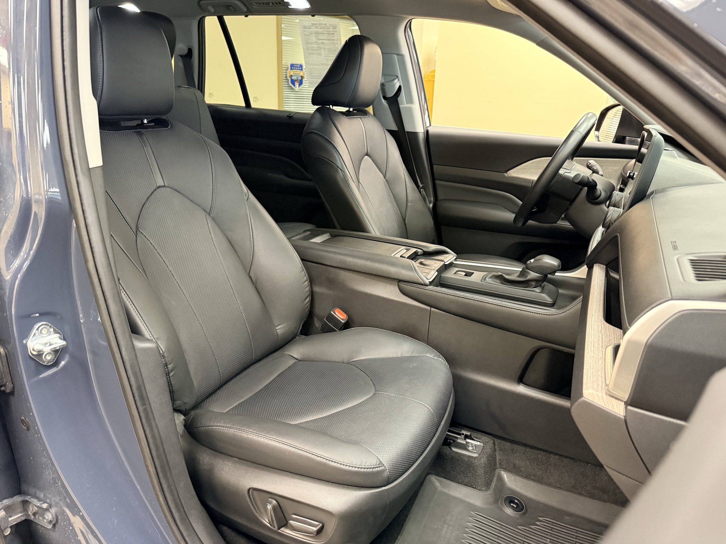 Used 2024 Toyota Grand Highlander AWD image 15