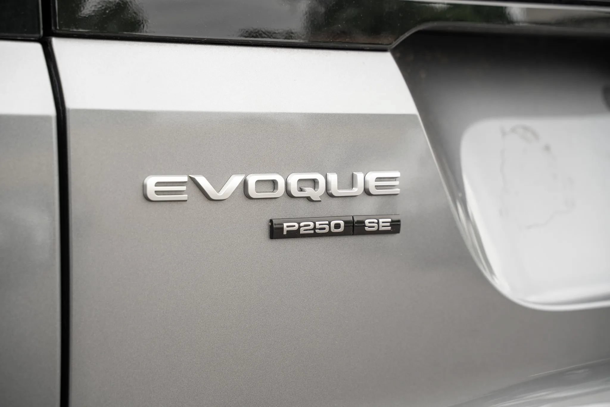Used 2020 Land Rover Range Rover Evoque SE AWD/4WD image 35
