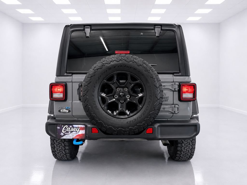 Used 2023 Jeep Wrangler Unlimited w/ Cold Weather Group AWD/4WD image 7