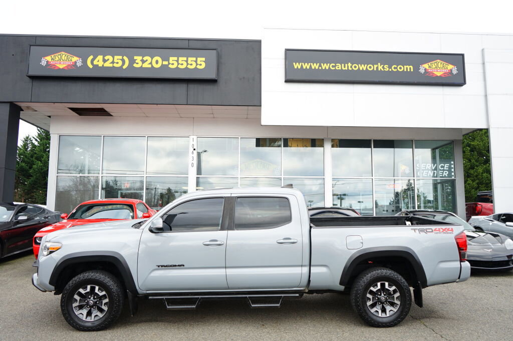 Used 2019 Toyota Tacoma TRD Off-Road w/ TRD Premium Off Road Package image 2