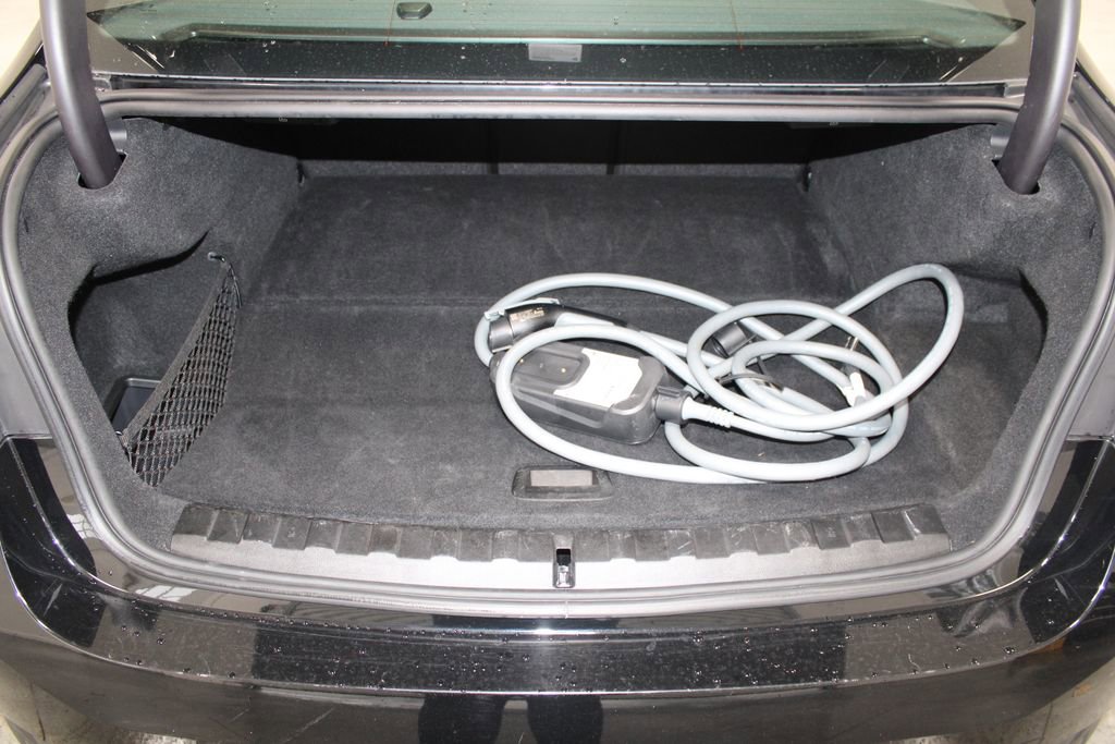 Used 2024 BMW 330e image 14