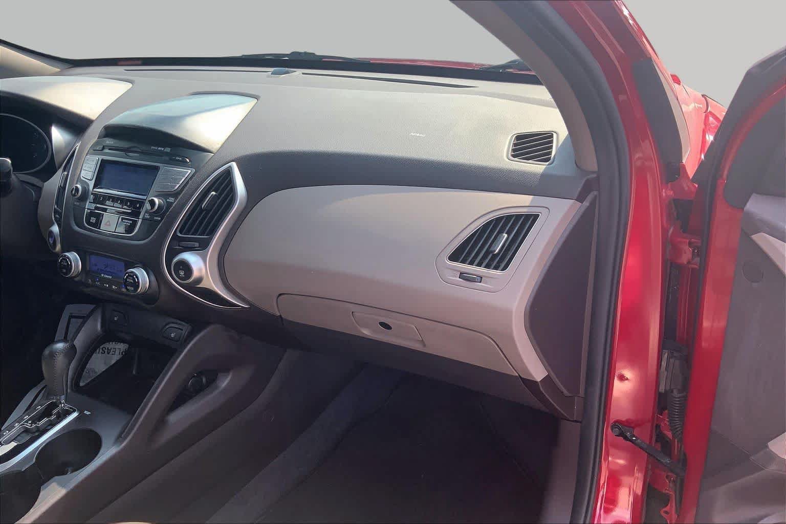 Used 2013 Hyundai Tucson Limited FWD image 19