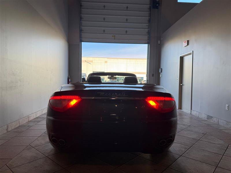 Used 2010 Maserati GranTurismo Convertible RWD image 29