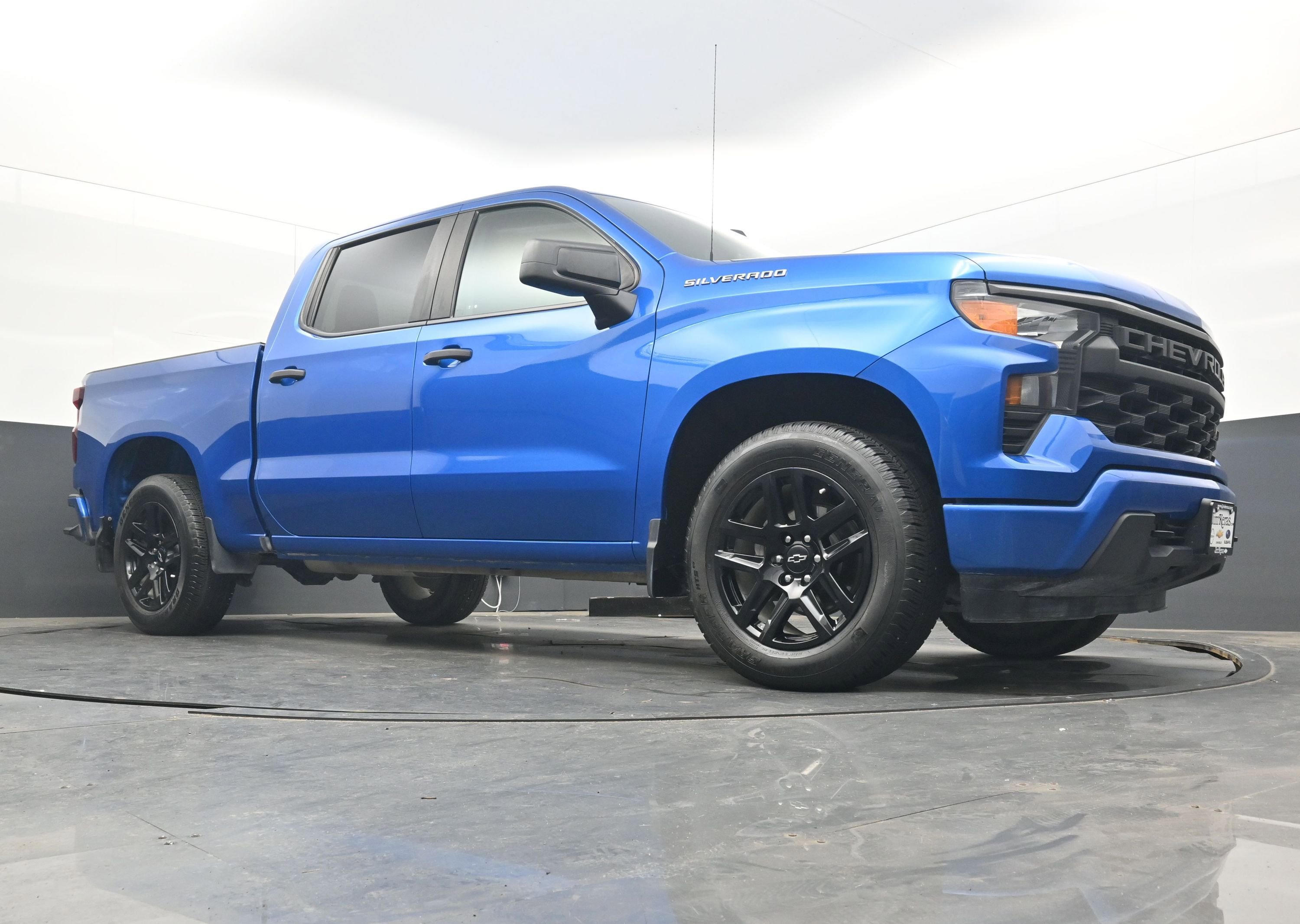 Used 2023 Chevrolet Silverado 1500 Custom image 24