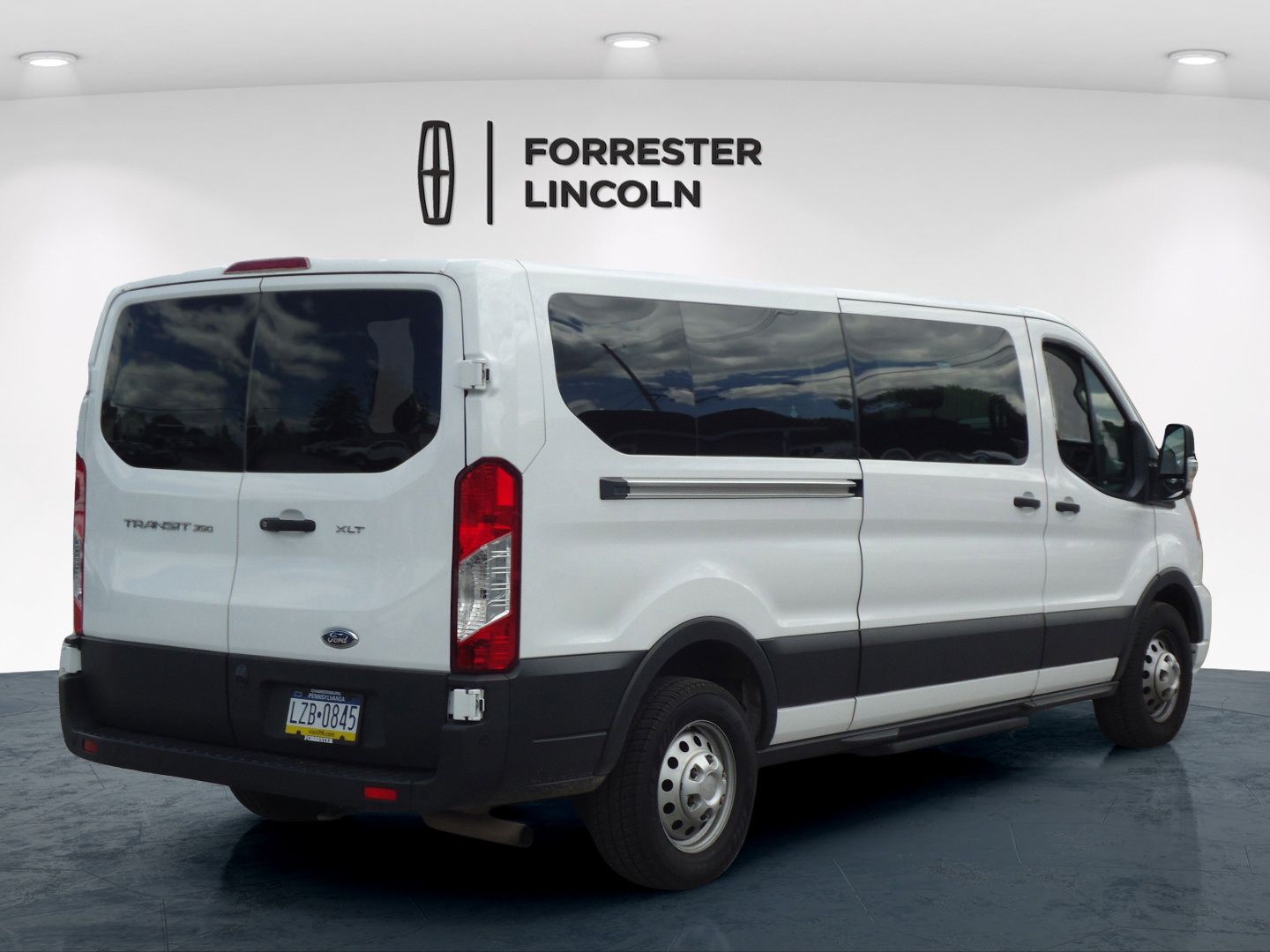 Used 2022 Ford Transit 350 XLT AWD/4WD image 3