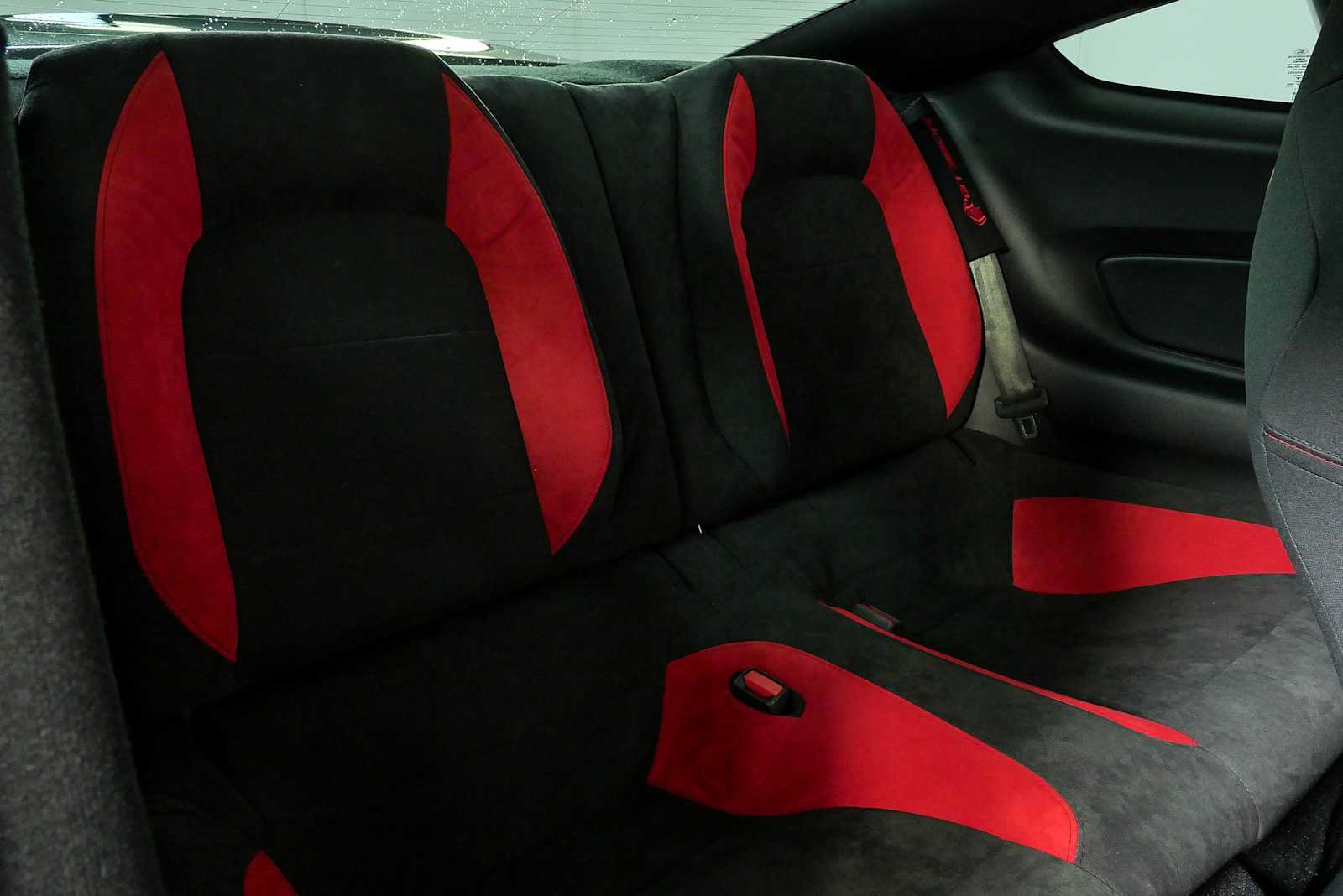 Used 2020 Ford Mustang Shelby GT350R w/ GT350R Equipment Group 920A RWD image 19