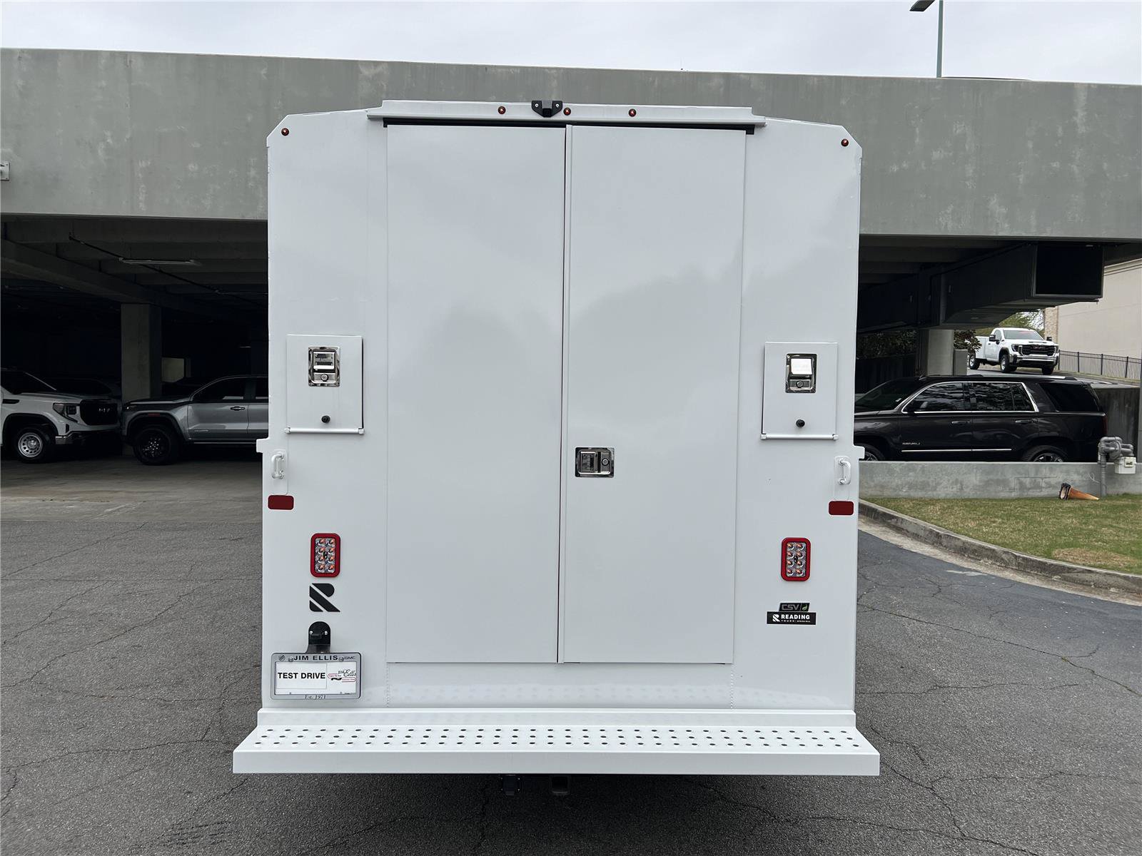 New 2025 GMC Savana 3500 w/ Power Convenience Package RWD image 6