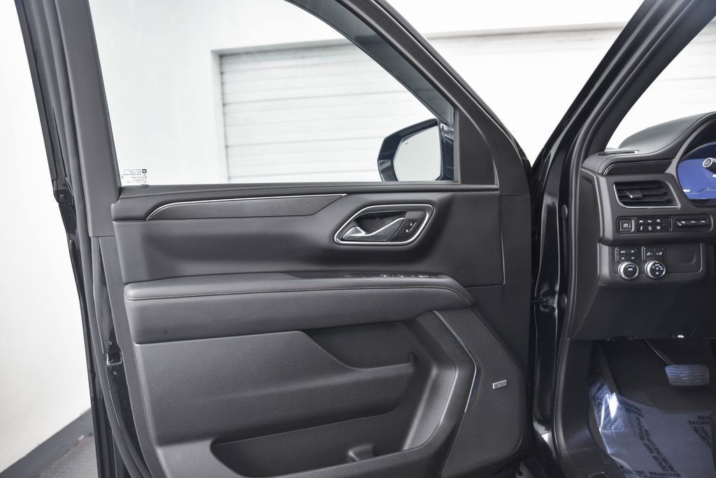 Used 2023 GMC Yukon XL AT4 image 9