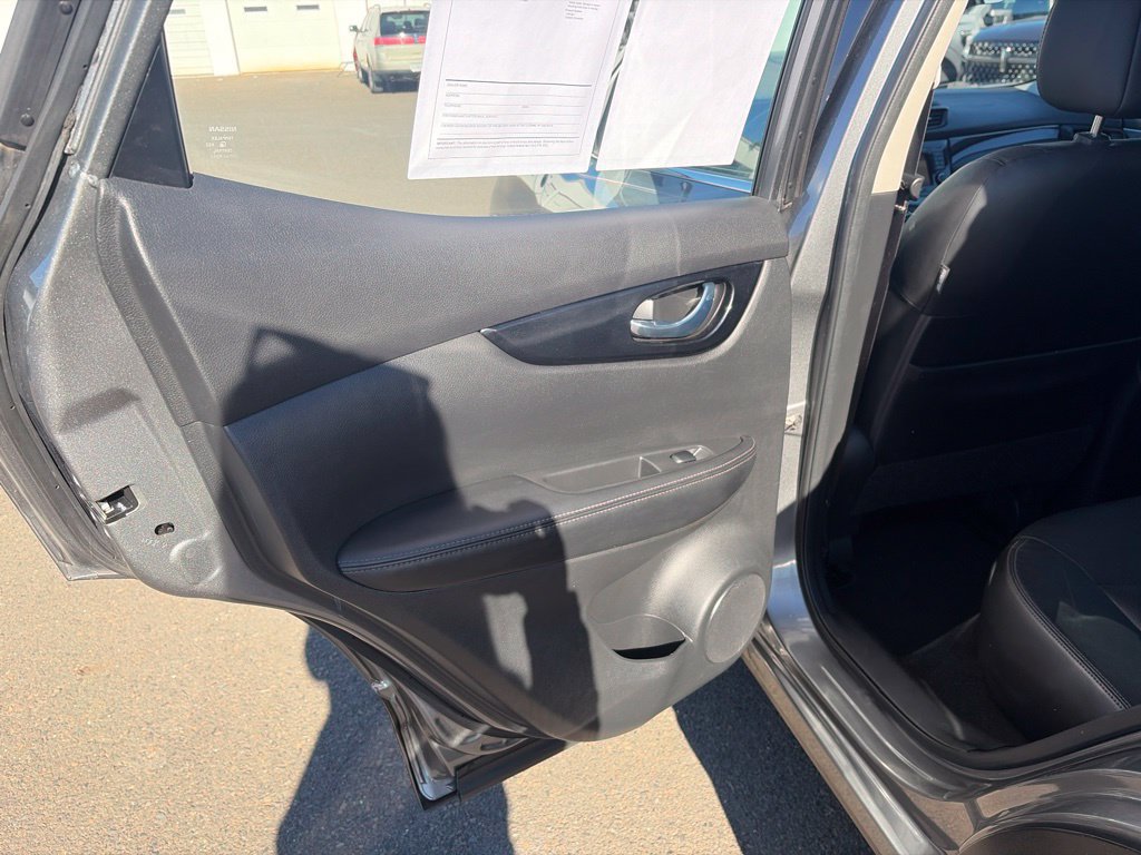 Used 2017 Nissan Rogue Sport SL AWD/4WD image 12
