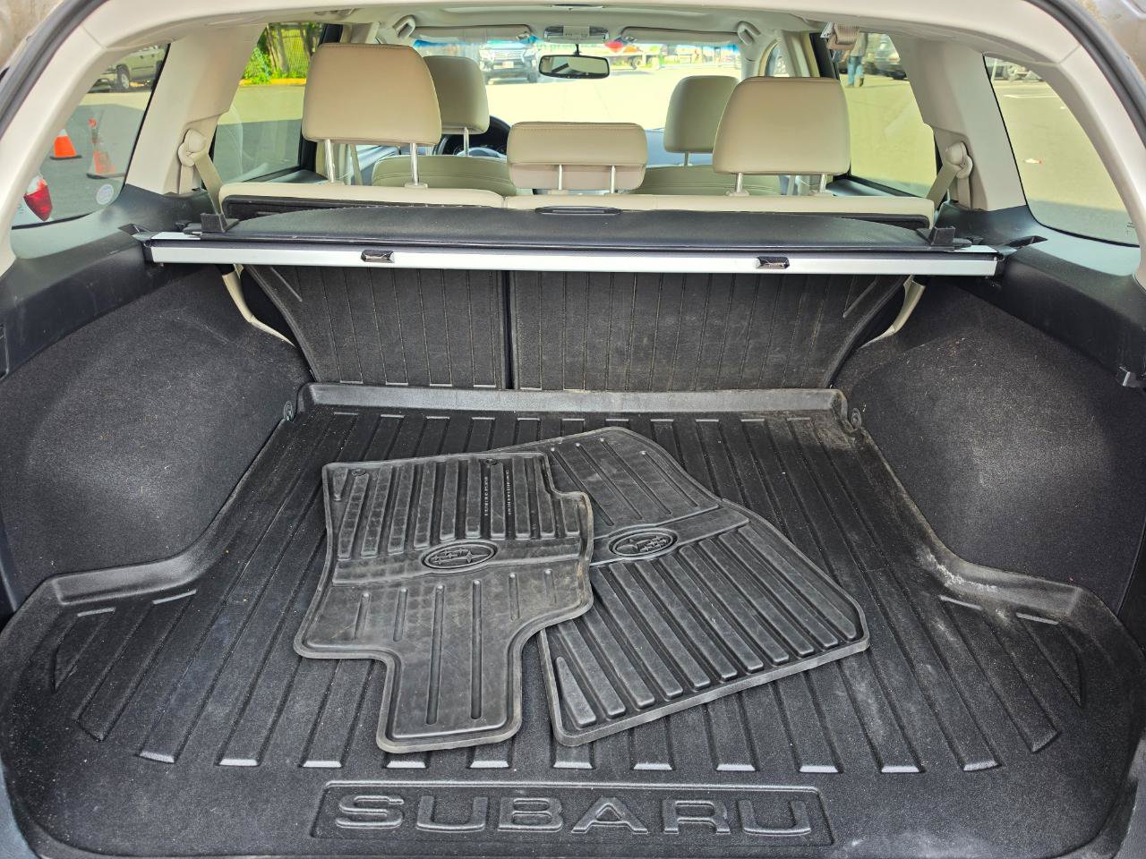 Used 2014 Subaru Outback 2.5i Limited w/ Moonroof Package AWD/4WD image 8
