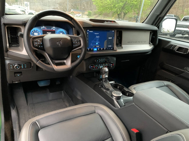 Used 2025 Ford Bronco Outer Banks image 21