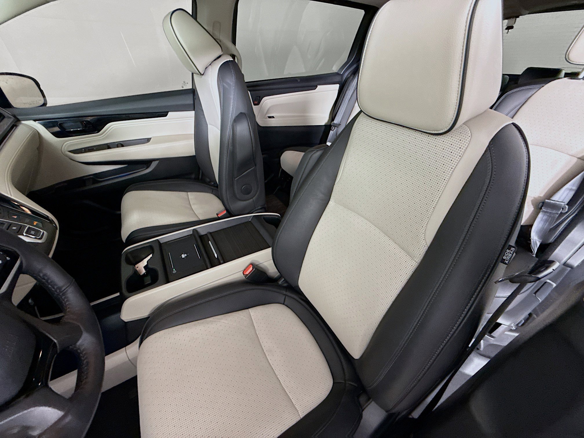 Certified 2025 Honda Odyssey Elite image 26