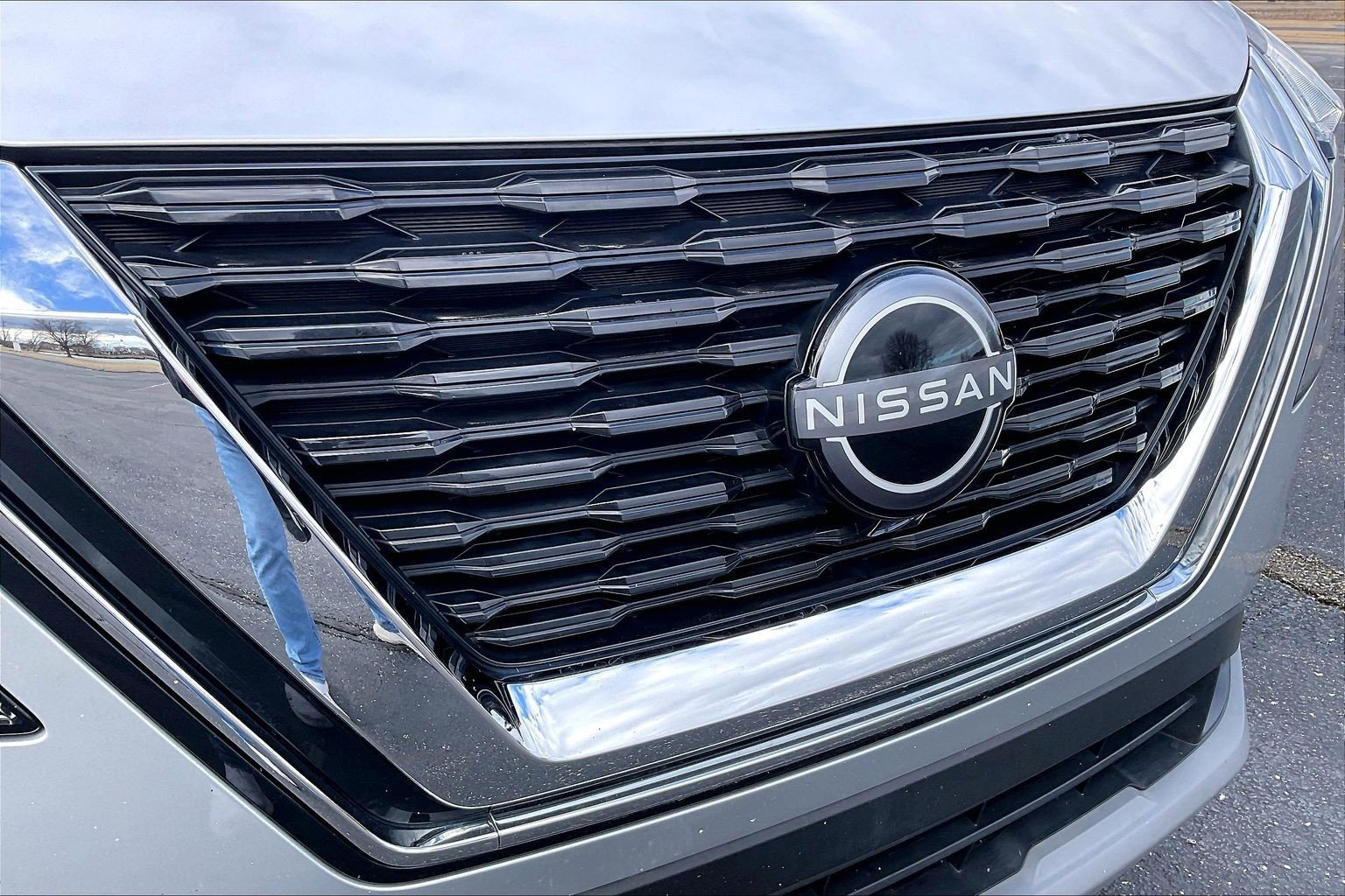 Used 2022 Nissan Rogue SV image 26